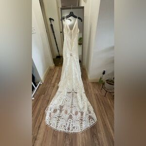 Clio Elegant White Wedding Dress